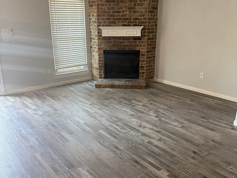 70 Winchester Dr — Photo 3