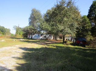 22100 Northview Dr, Moss Point, MS 39562