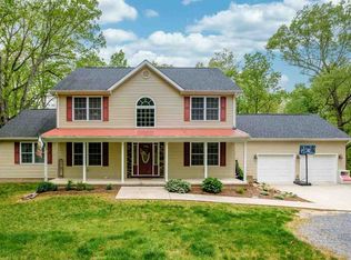 476 Roundhill Rd, Mount Jackson, VA 22842