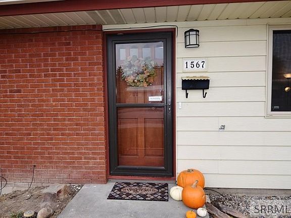 3rd image of 1567 Lola St