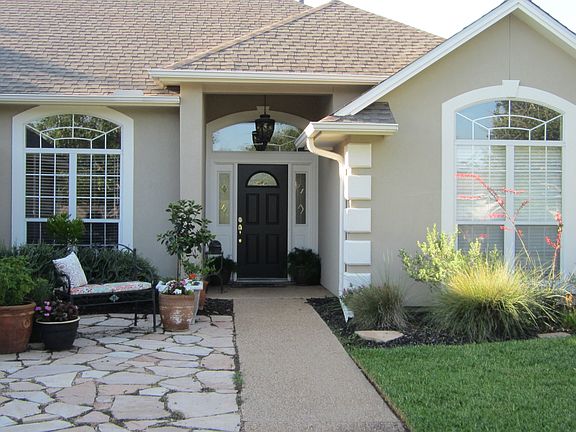 2nd image of 3221 Innsbruck Cir