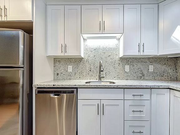 5th image of 4308 NE Sunset Blvd #3-K3-K