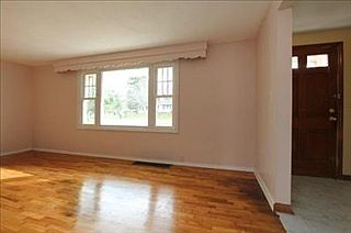 4th image of 3131 Cheney Ave NE
