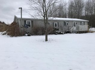 8882 S Cottonwood Ave, Howard City, MI 49329