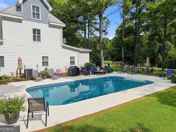 5th image of 216 Mockingbird Ln