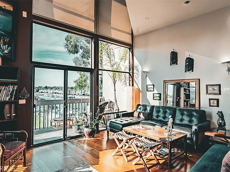 5327 Marina Pacifica Dr #KEY19 — Photo 18