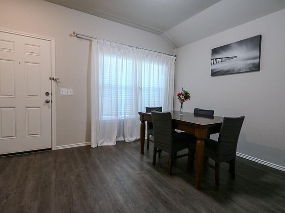 3rd image of 328 Cumberland Forest Dr