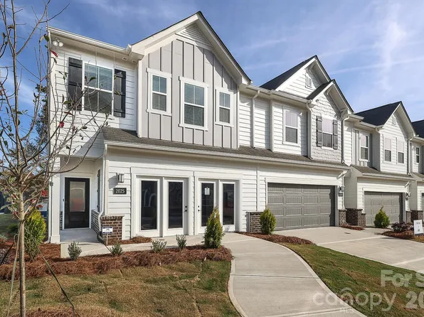 2019 Bayou Trace Dr, Charlotte, NC 28262