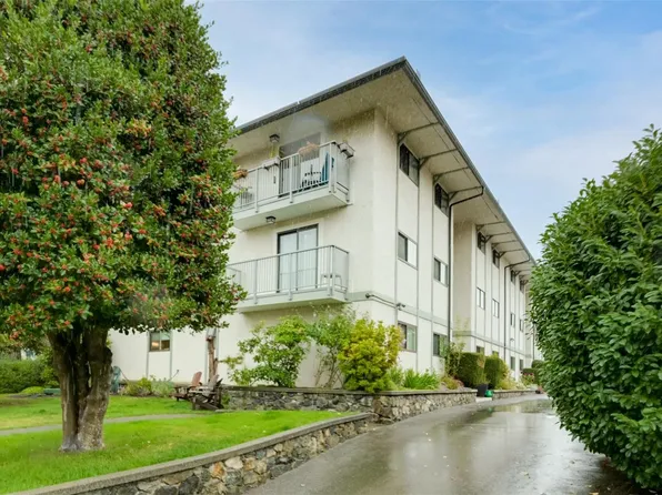 1625 Belmont Ave #303, Victoria, BC V8R 3Y8