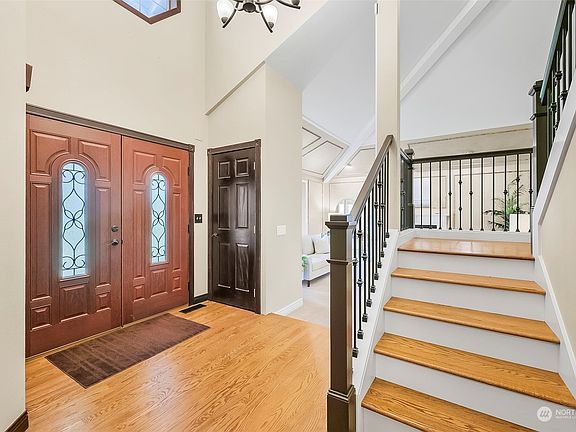 3rd image of 3625 Northshore Boulevard NE