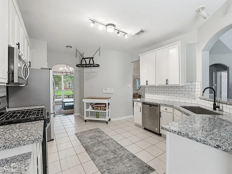 21812 Grand Lancelot Dr — Photo 1