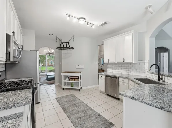 21812 Grand Lancelot Dr, Kingwood, TX 77339