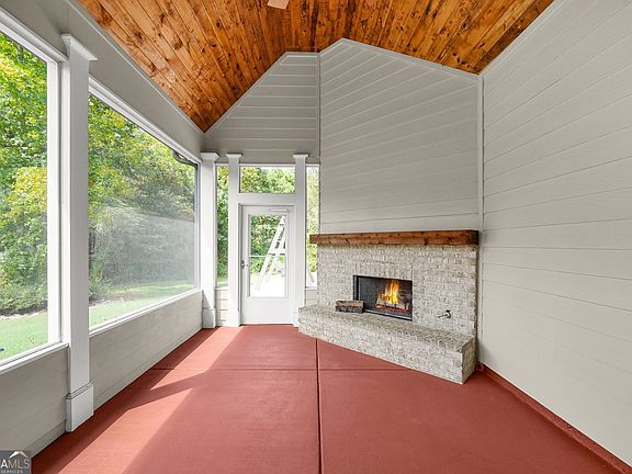 4th image of 775 Vaughn Rd