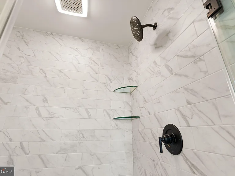 6230 Folly Ln — Photo 32