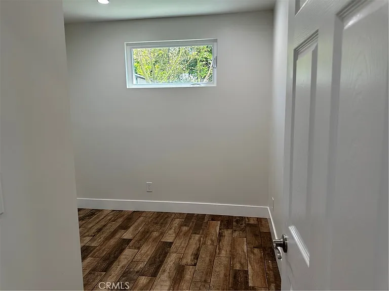 14325 Martha St — Photo 10