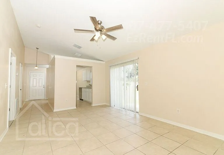 2405 Chase Ave — Photo 8