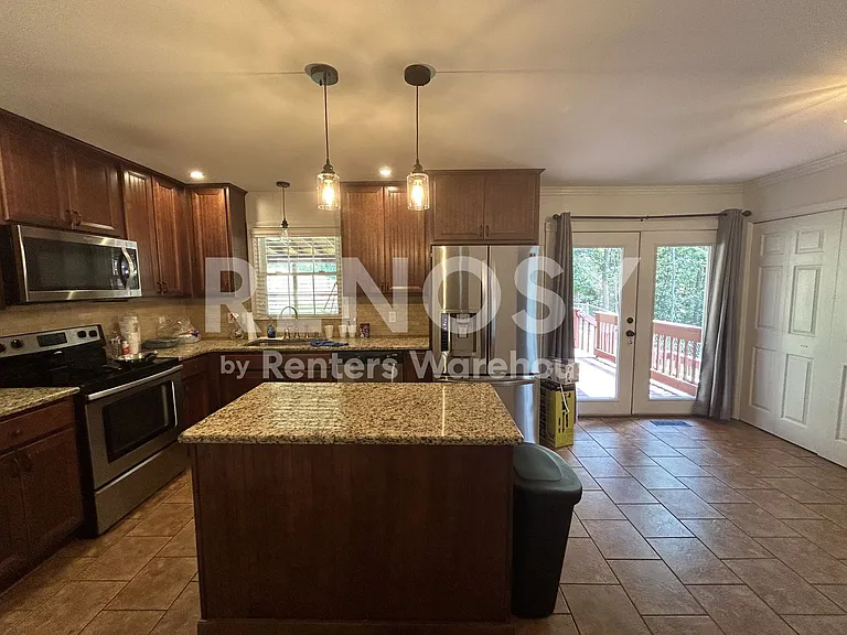 2501 Crestwood Cir — Photo 13