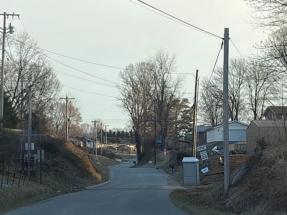 5th image of 1106 Shell Rd