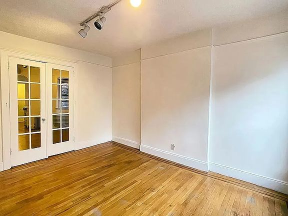 3rd image of 213 E 84th St APT 2C