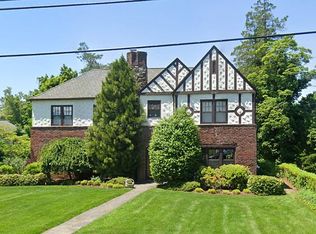 18 Fenimore Dr, Harrison, NY 10528