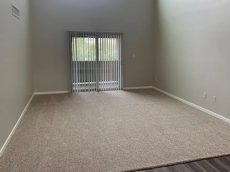 2 Bed 2 Bath Upstairs
