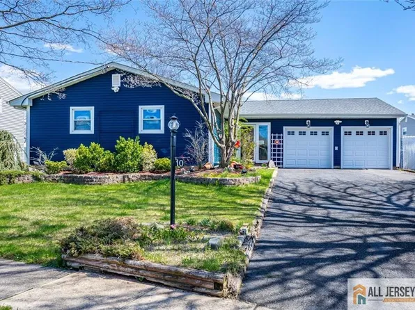 10 Wellington Ave, Port Reading, NJ 07064