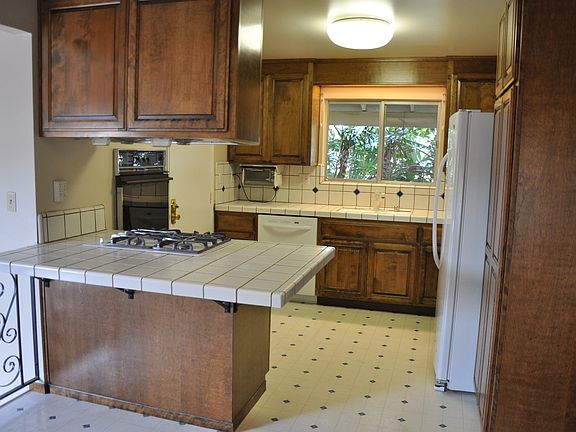 2nd image of 772 Hibiscus Ln