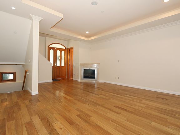 Living/Dining Room 2