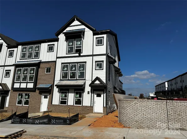 2020 Alexander Village Main Dr, Charlotte, NC 28262