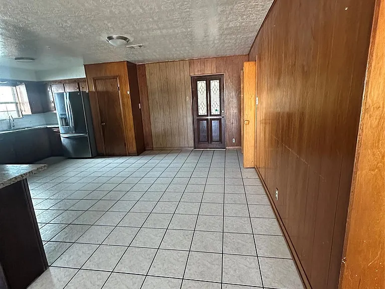8214 Barkley St — Photo 3