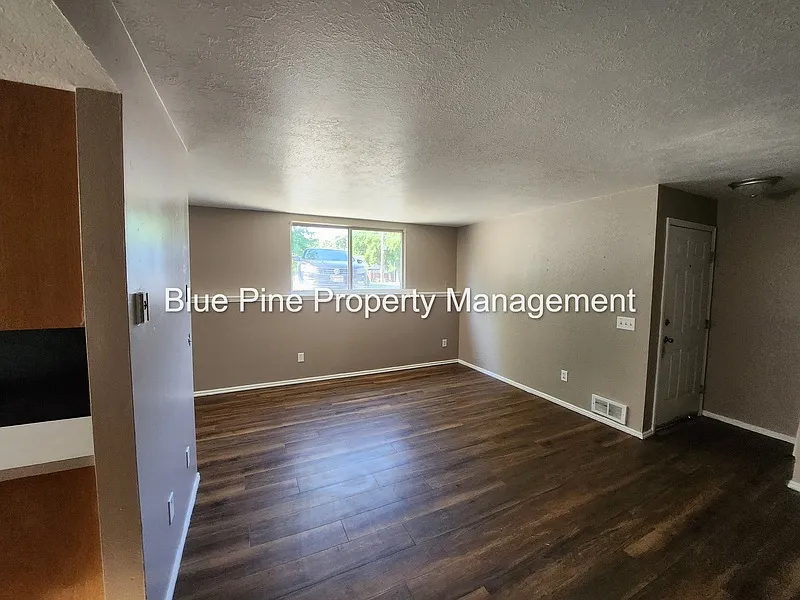 Building Photo - 322 Fredregill Rd #4