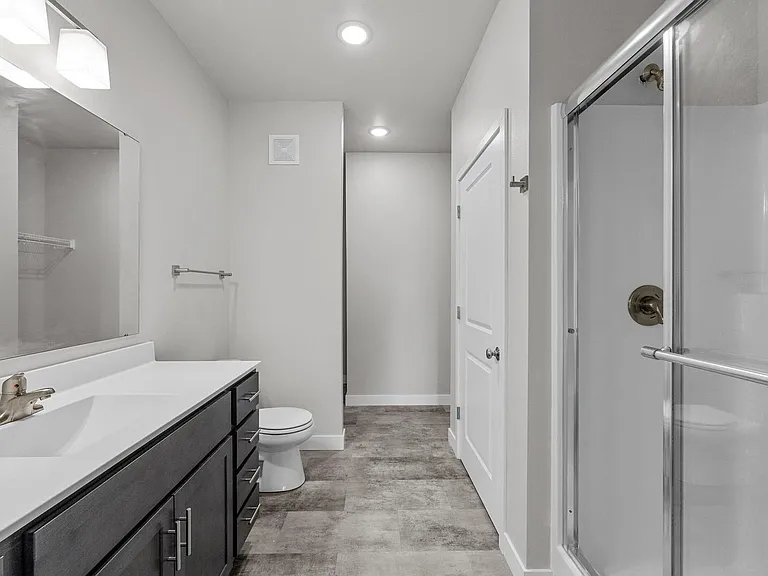 255 Robins Rd — Photo 51