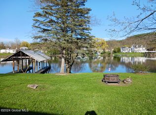 41 Outlet Dr, Ticonderoga, NY 12883