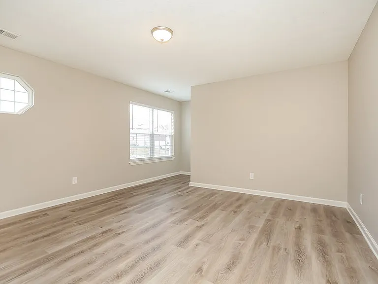 141 Lyndhurst Dr — Photo 14