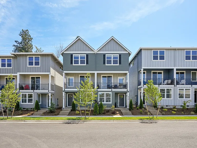 Holmes Park Townhomes — Photo 13