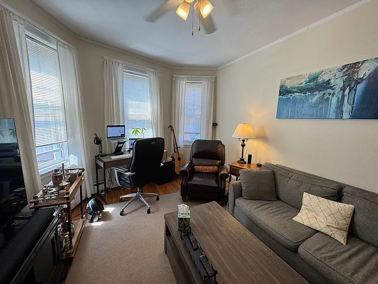 109 Strathmore Rd #6 — Photo 3