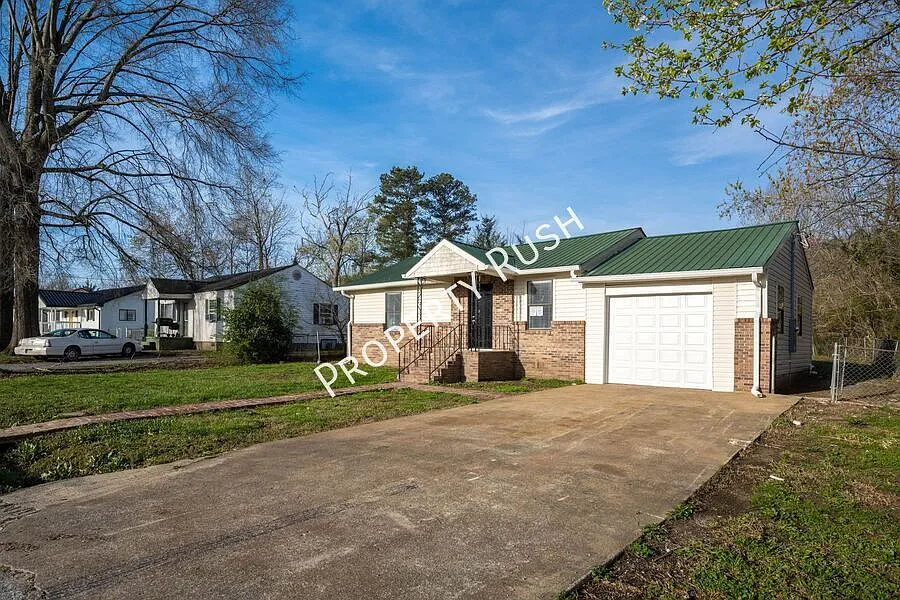 1535 Myrt St. - Charming 2 bed/1 bath rental home in Rossville! $1,295/mo. — Photo 3