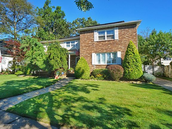 3rd image of 285 Albourne Ave