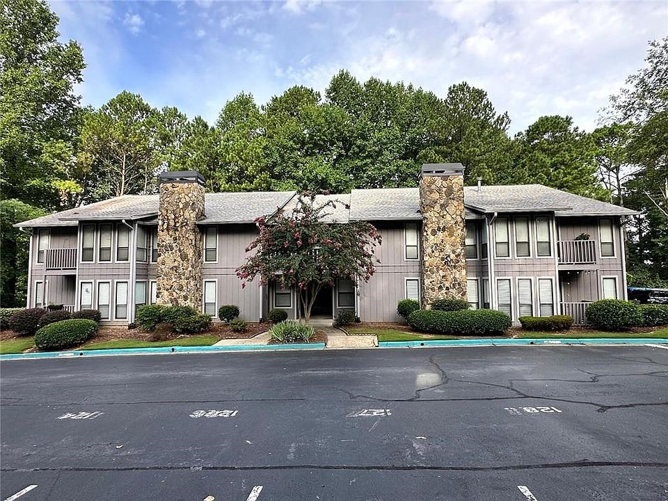 1st image of 5072 Woodridge Way