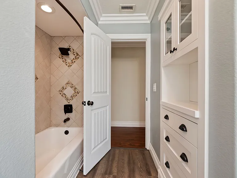 4570 Emerson St — Photo 24