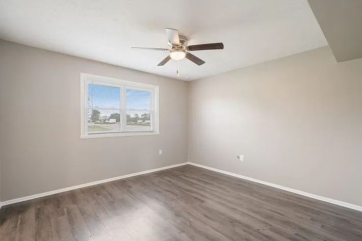 Flats at Greentree — Photo 10