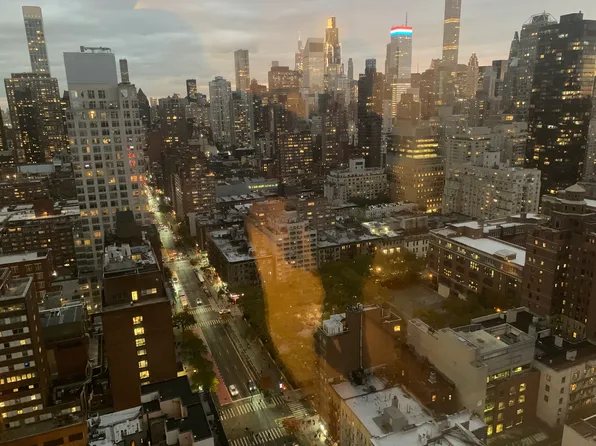 400 East 70th Street image 4 of 5