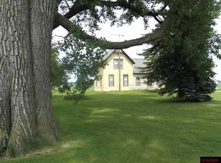 52594 213th St, Lake Crystal, MN 56055