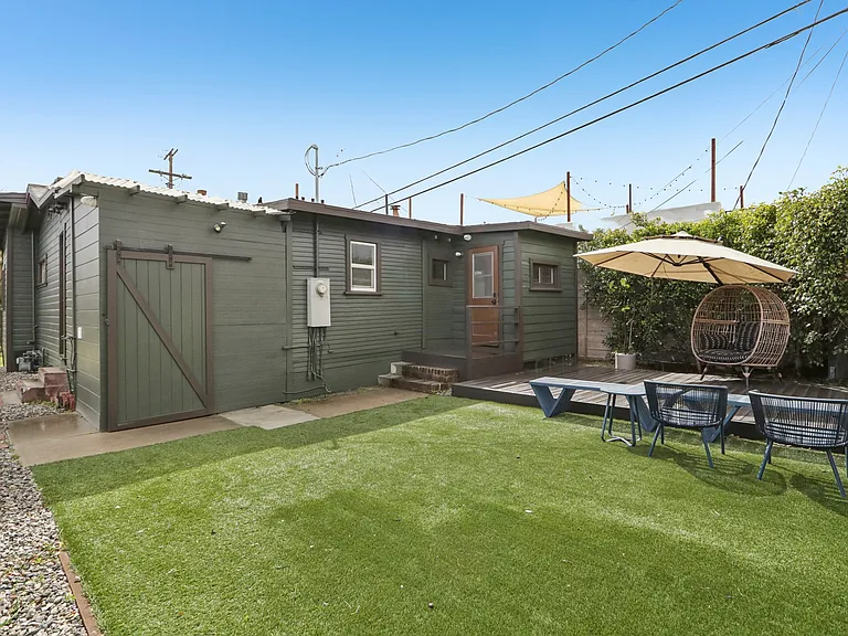 2747 Denby Ave — Photo 21