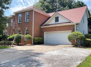 620 James Lee Dr, Suwanee, GA 30024