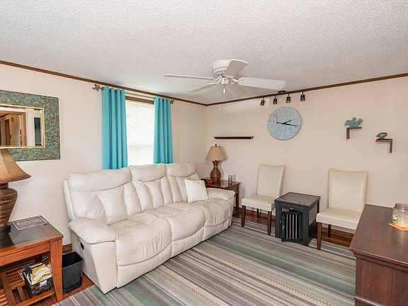 3rd image of 5070 Foxwood Pl