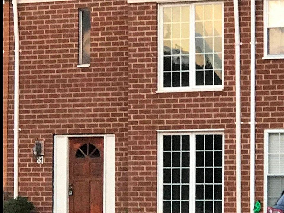 1st image of 81 Chestnut Dr