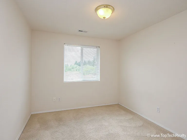 6554 NE Forest Ln — Photo 7