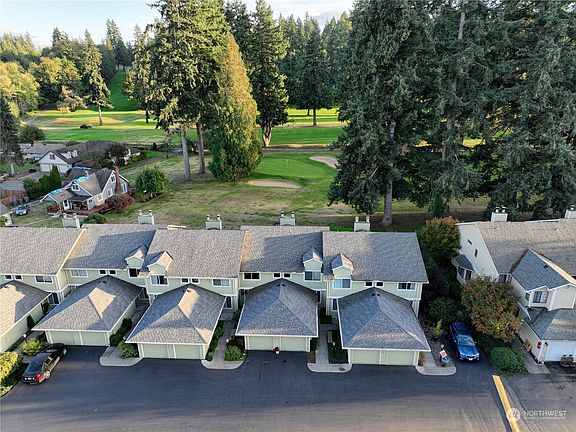 3rd image of 3912 NW Fairway Lane