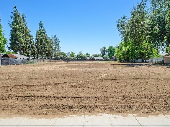 5th image of 5458 E Tulare St